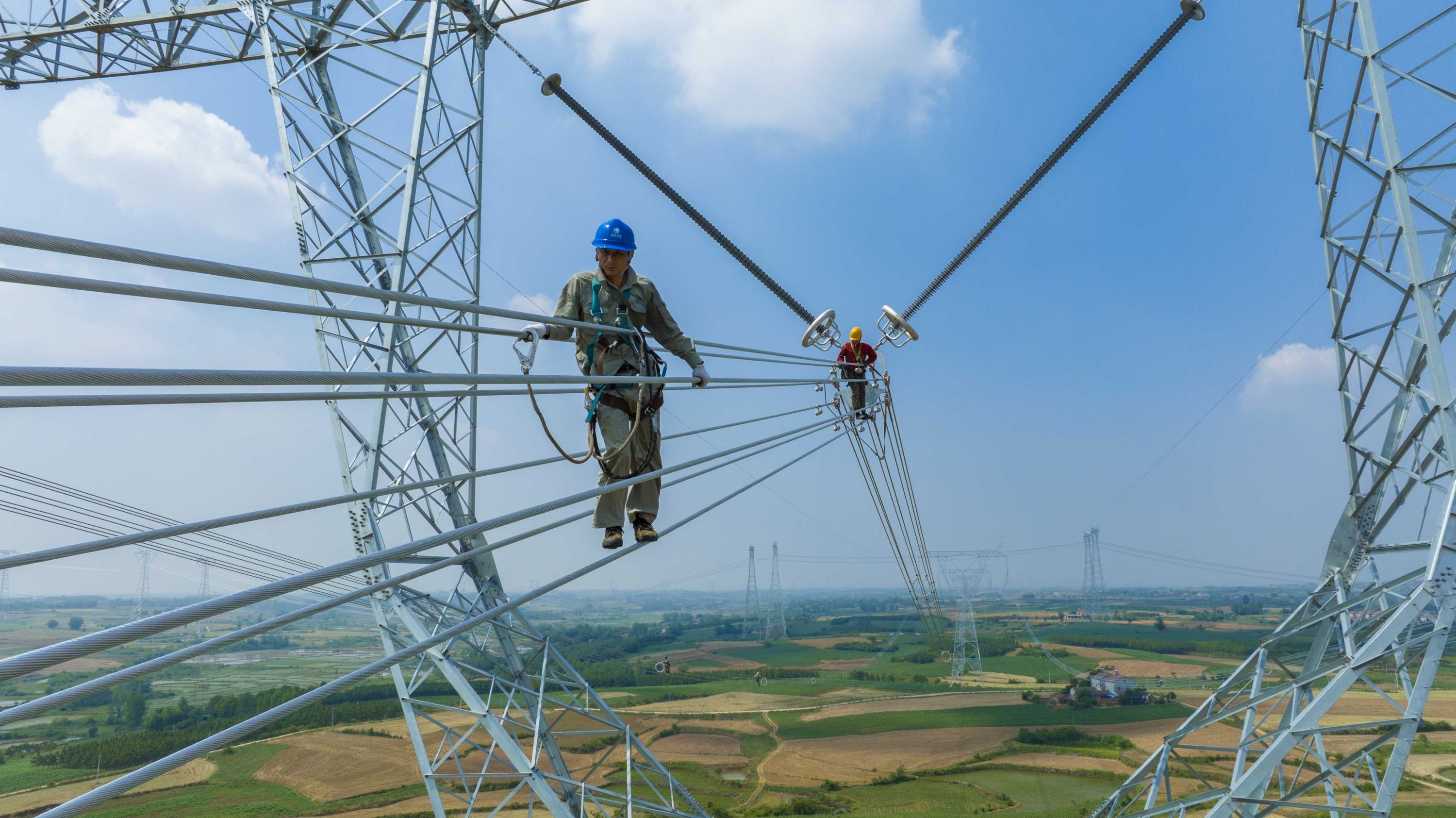 荊門-武漢特高壓工程 我國(guó)獨(dú)有的‘黑科技’點(diǎn)亮電力新篇章